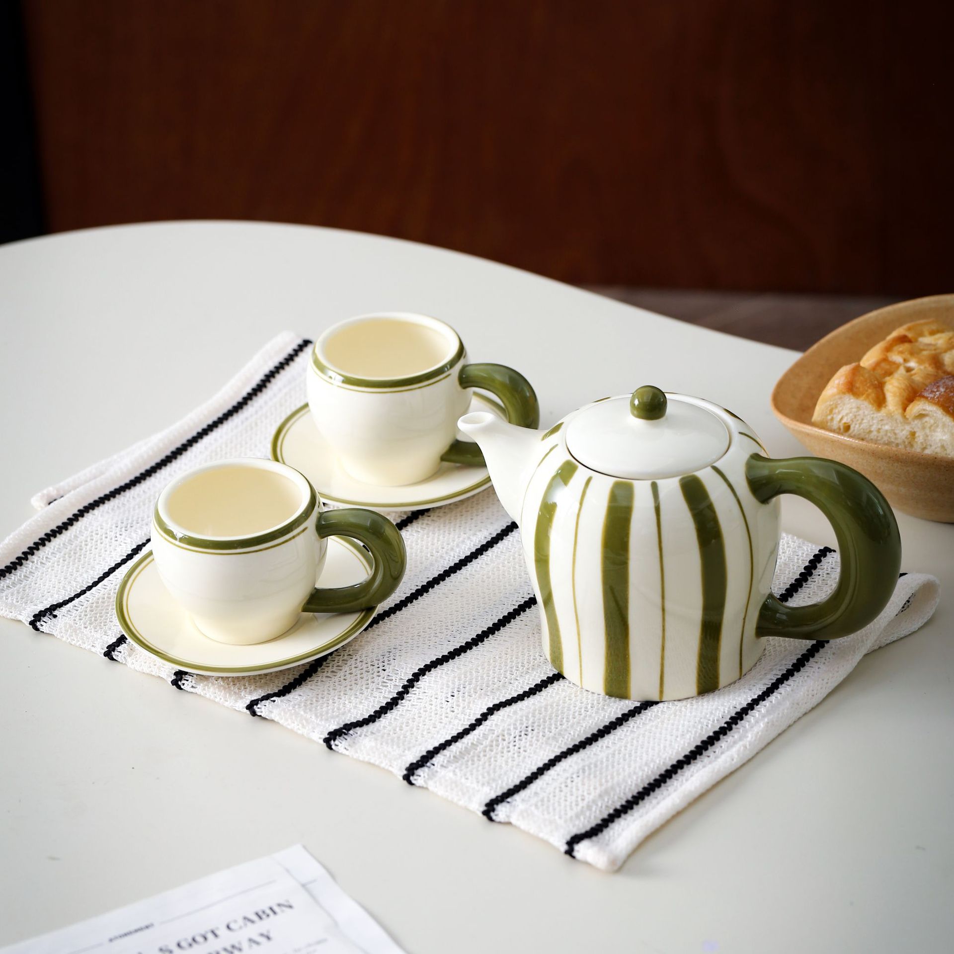 Juego de Tazas y Platillos de  - Coffee Tea Pots reseña y precio